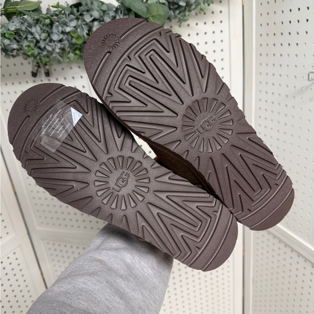 UGG Classic Ultra Mini Biarritz Boot Ankle Womens 12 Rocky Oak Brown Suede NWOT - Picture 12 of 16